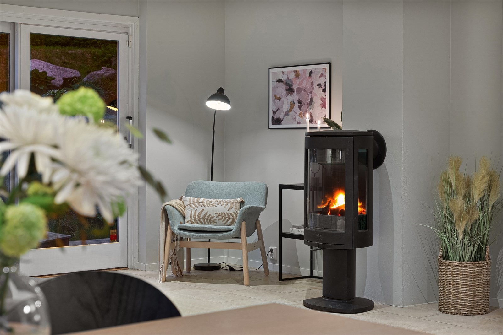 Verdt å nevne er det i 2018 ble montert ny Jøtul forbrenningspeis Galleribilde