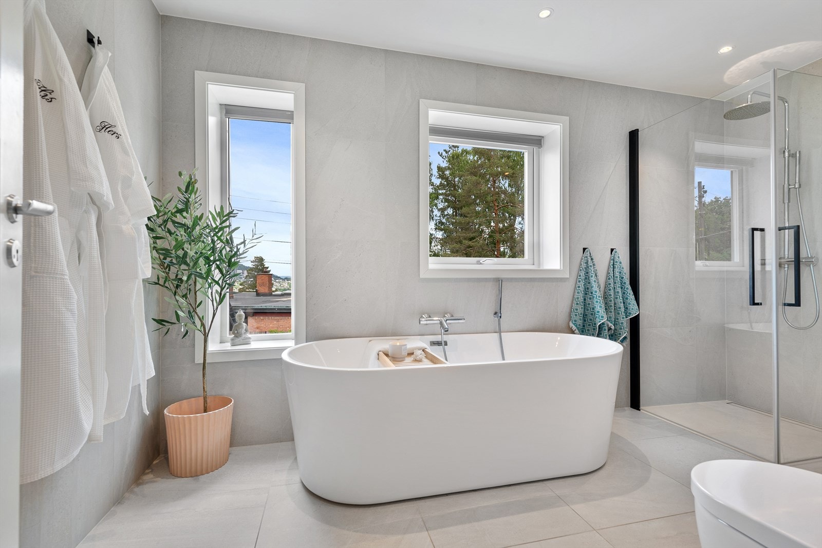 Lekkert bad som er renovert i 2022 Galleribilde