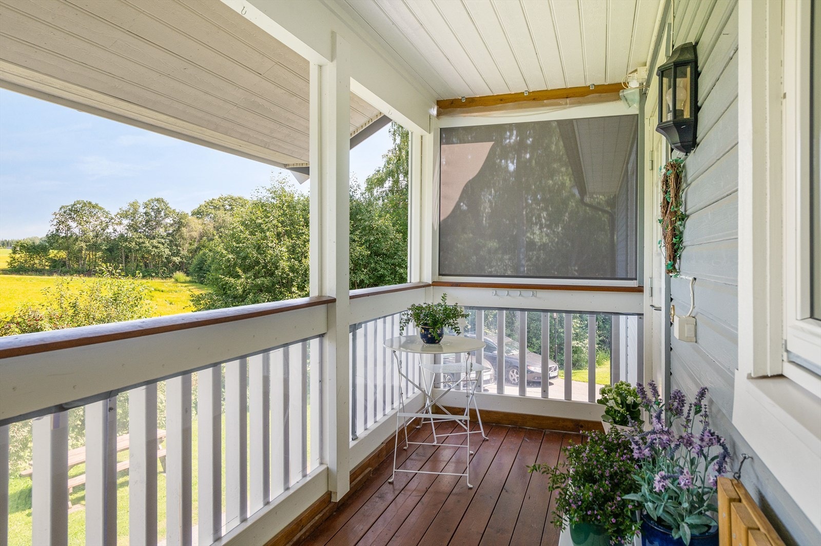 Overbygget inngangsparti/ morgenterrasse Galleribilde