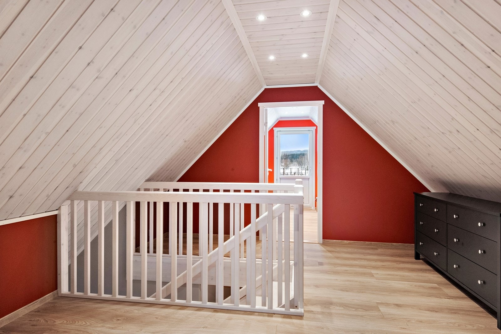 Denne etasjen er innredet med 2 soverom. Galleribilde