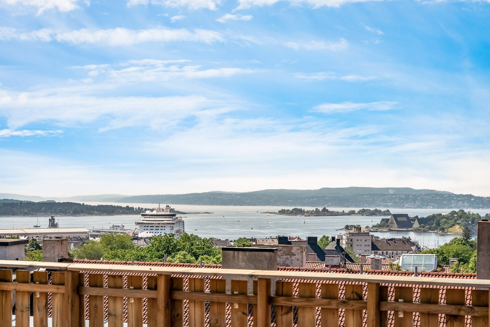 Utsikt mot ned mot Oslofjorden. Galleribilde