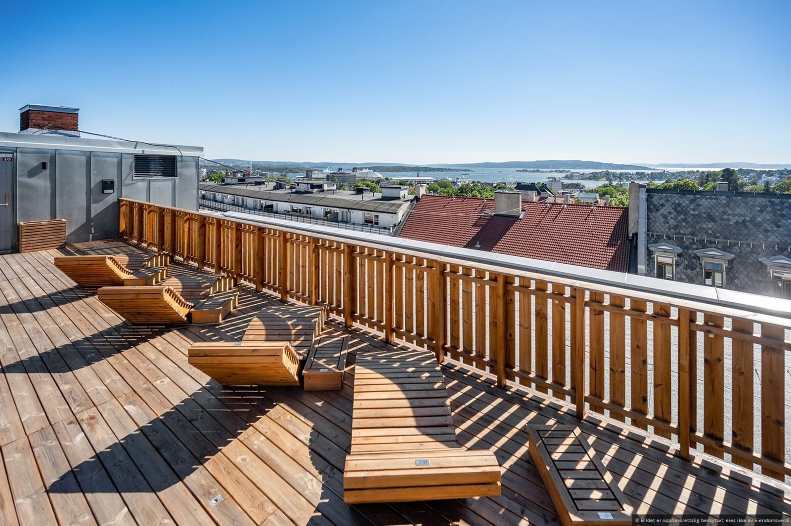 Her kan du nyte solen dagen lang. Galleribilde