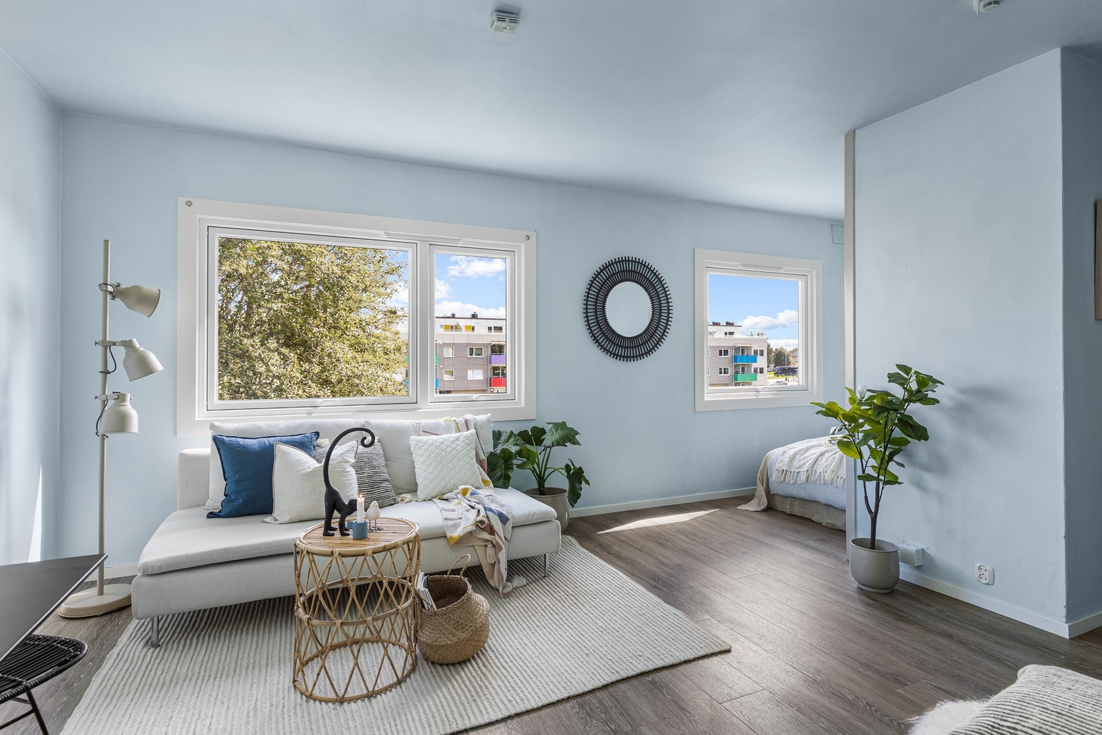 Leiligheten består av; entré, bad, kjøkkken, stue og sovealkove. Galleribilde