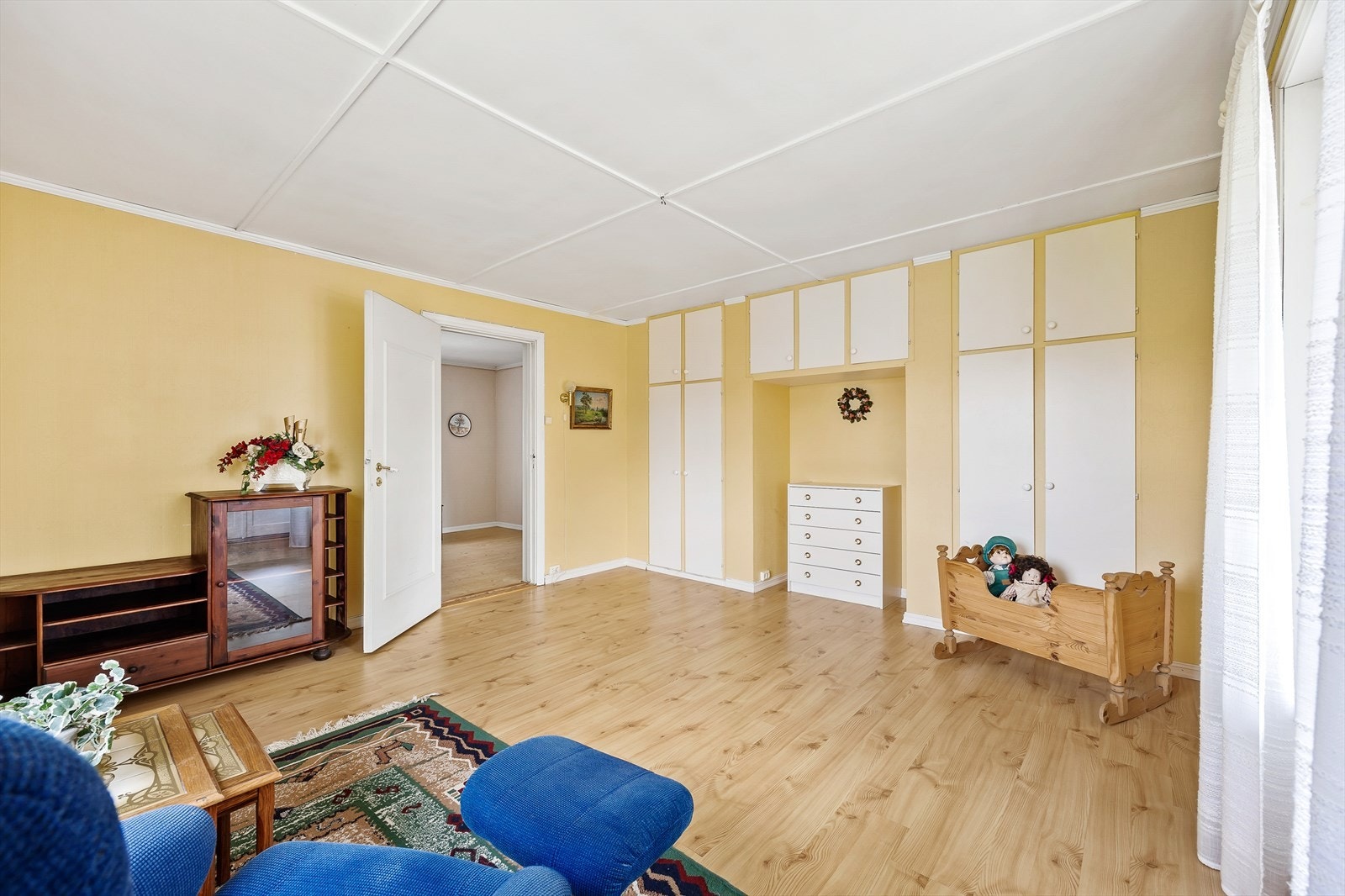 Soverom 2 er også av god størrelse og kan passe både som hovedsoverom, barnerom, gjesterom eller kontor. Galleribilde