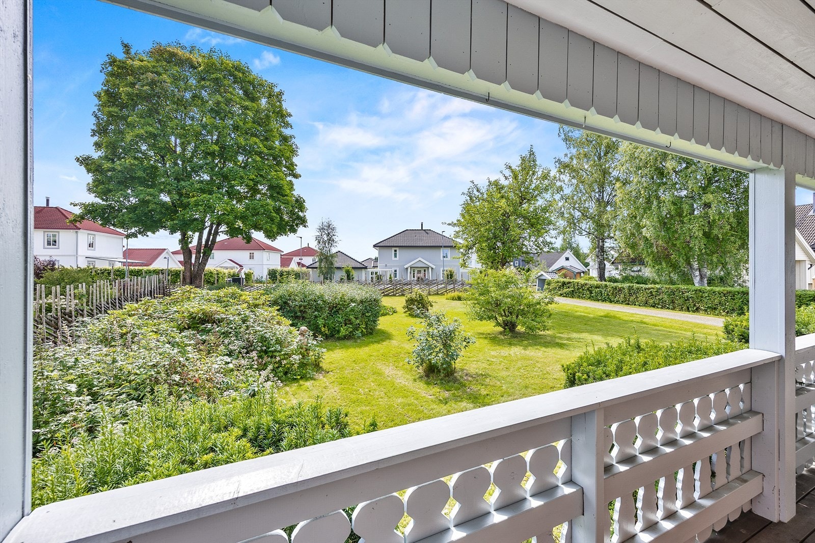 Utsikt fra verandaen. Galleribilde