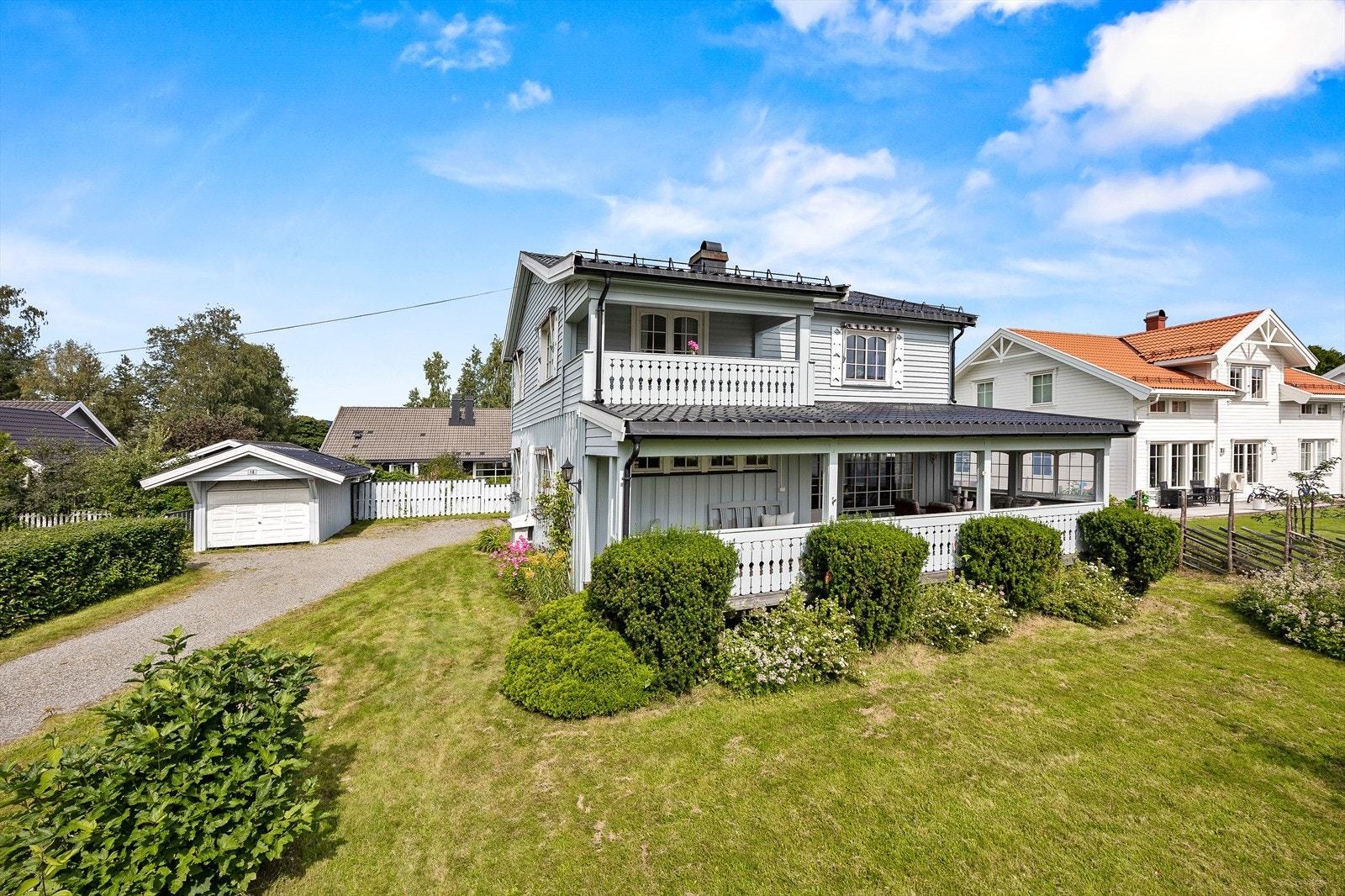 Sjarmerende enebolig med stor hage. Galleribilde