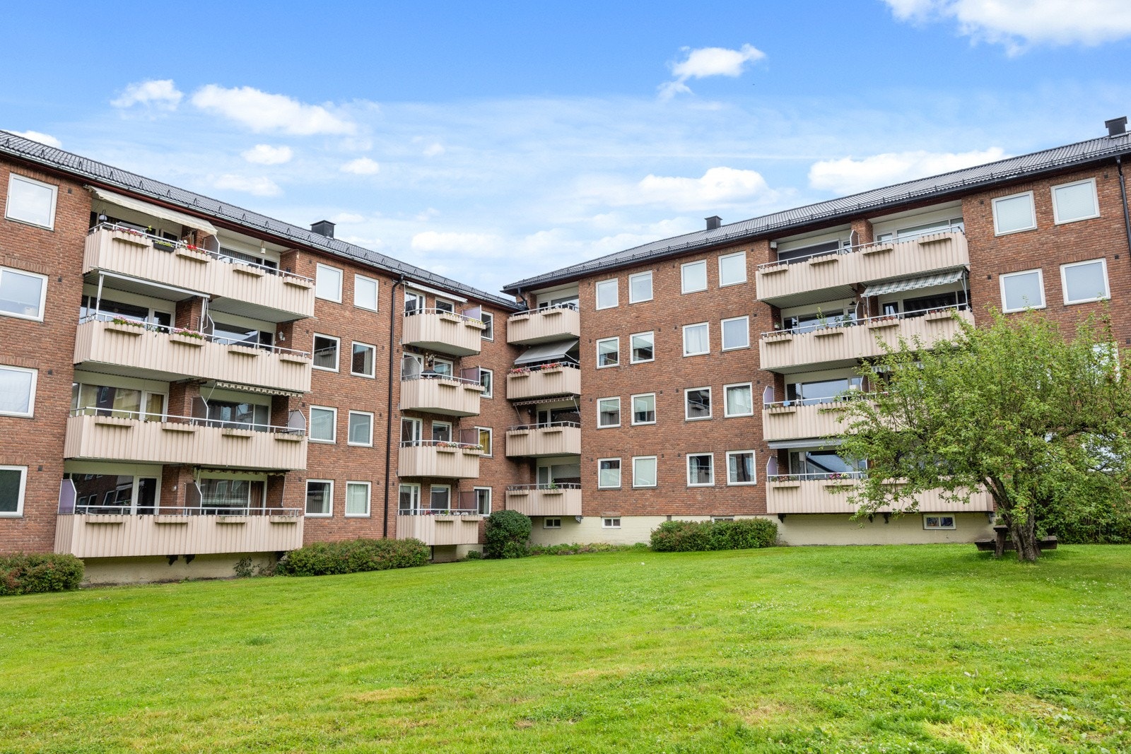 Fasade. Leiligheten ligger i 3.etg. Galleribilde