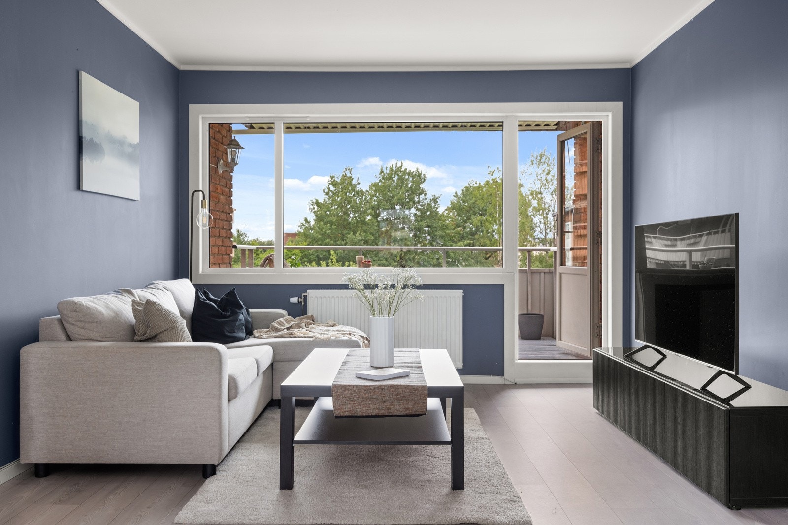 Velkommen til Nordalveien 81, presentert av Kjersti N. Bråthen v/ EIE eiendomsmegling. Galleribilde