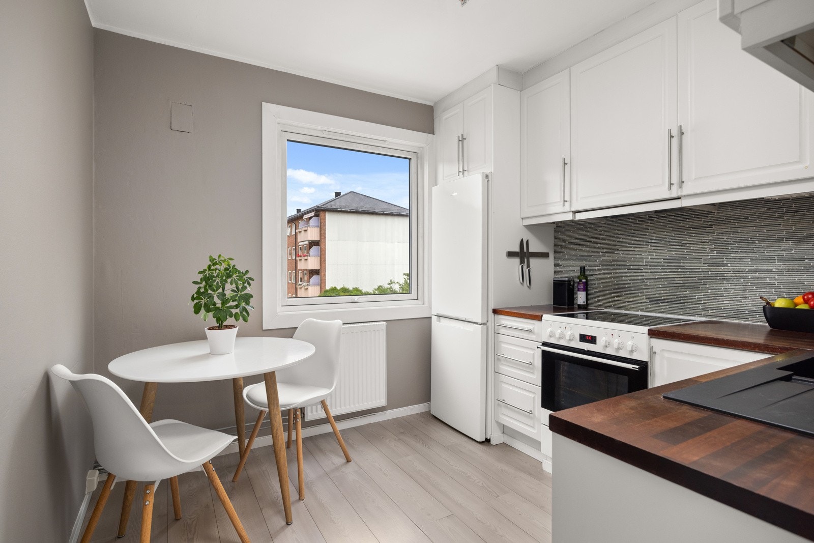 Separat, romslig kjøkken. Galleribilde