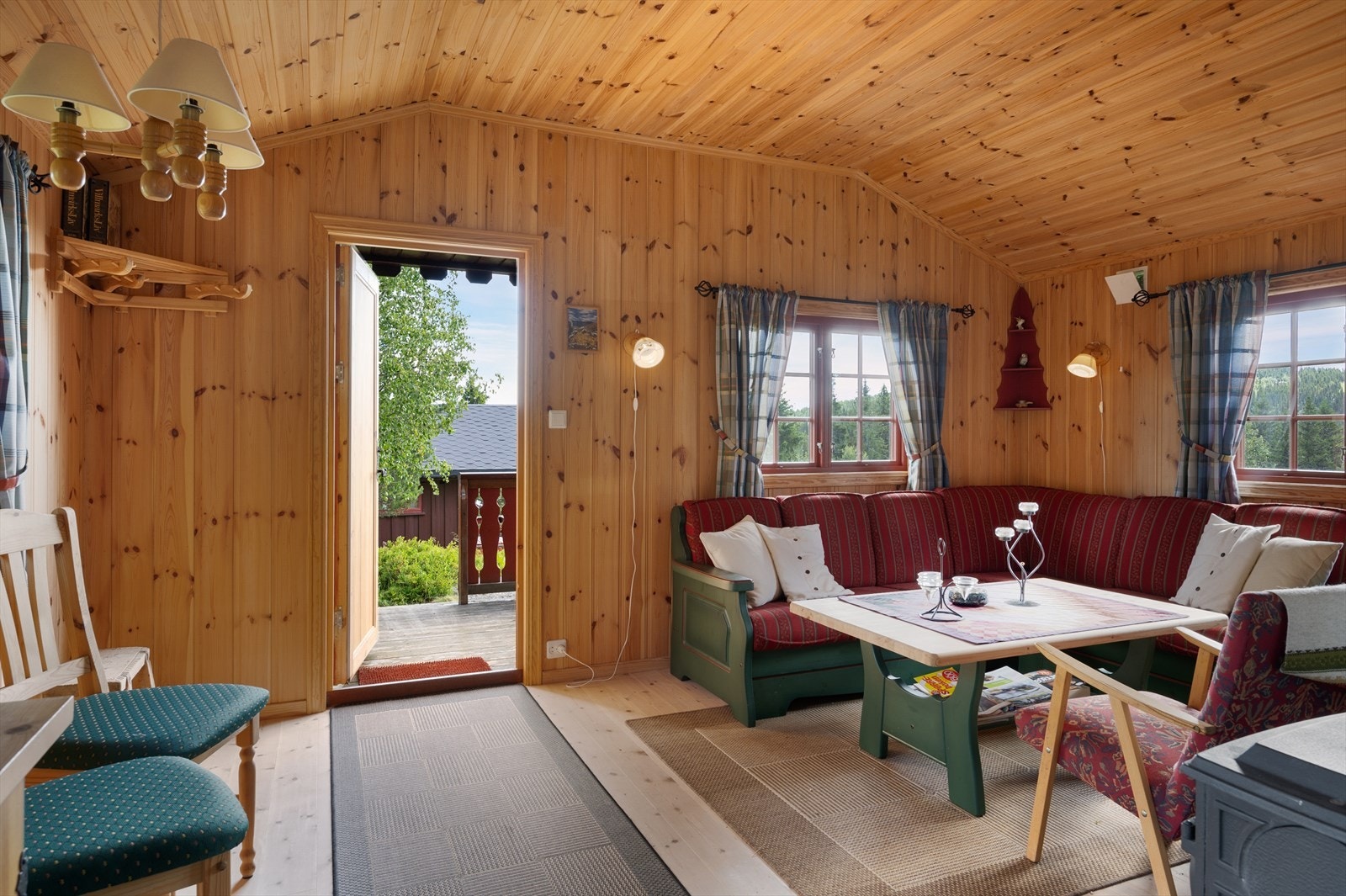 Velkommen inn i anneks - bygget i 2005. Galleribilde