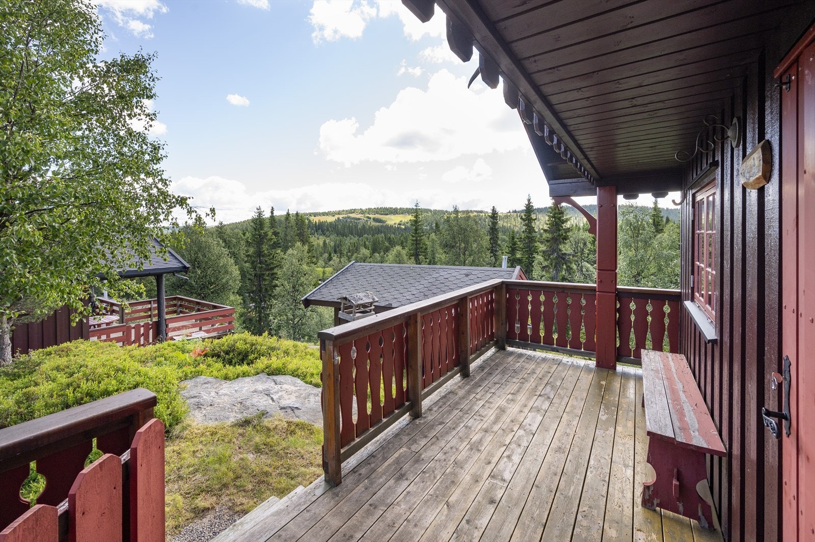 På annekset fra 2005 er det en liten platting, hvor man kan nyte utsikten. Galleribilde