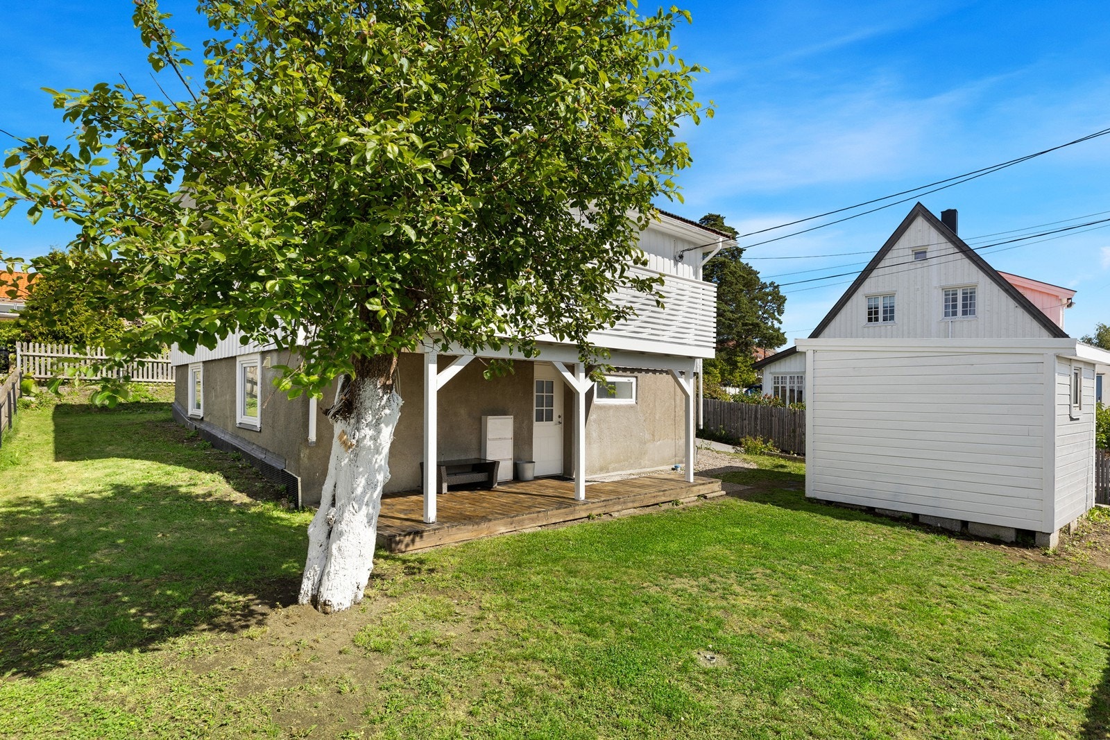 I hagen er det plass til f.eks trampoline Galleribilde