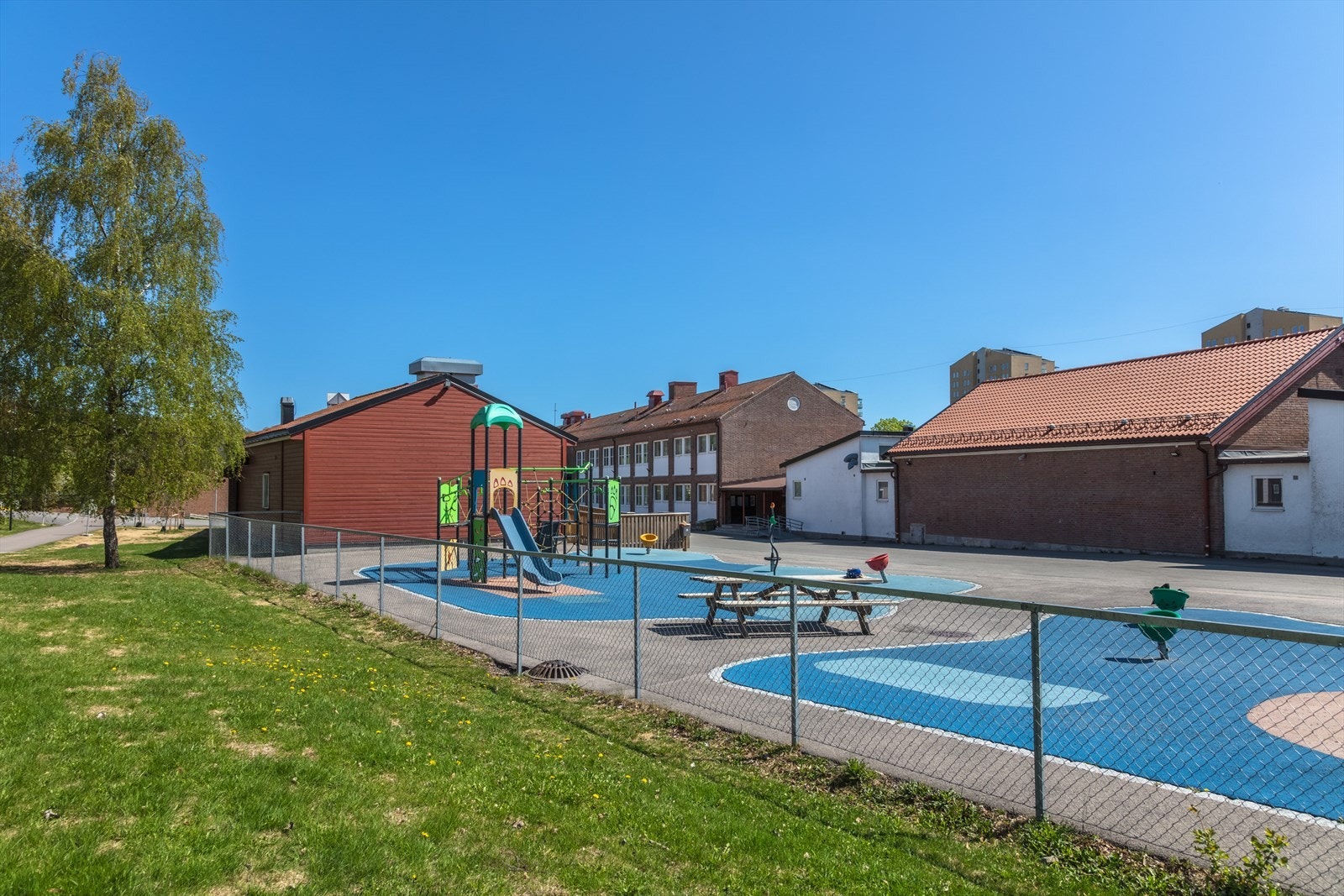 Lekeplass i nærområdet, perfekt for barnefamilier. Galleribilde