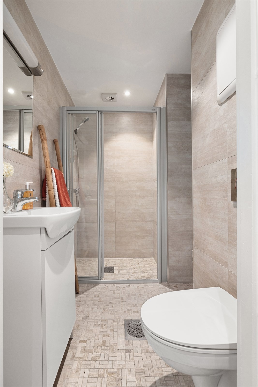 Flislagt bad fra 2016 Galleribilde