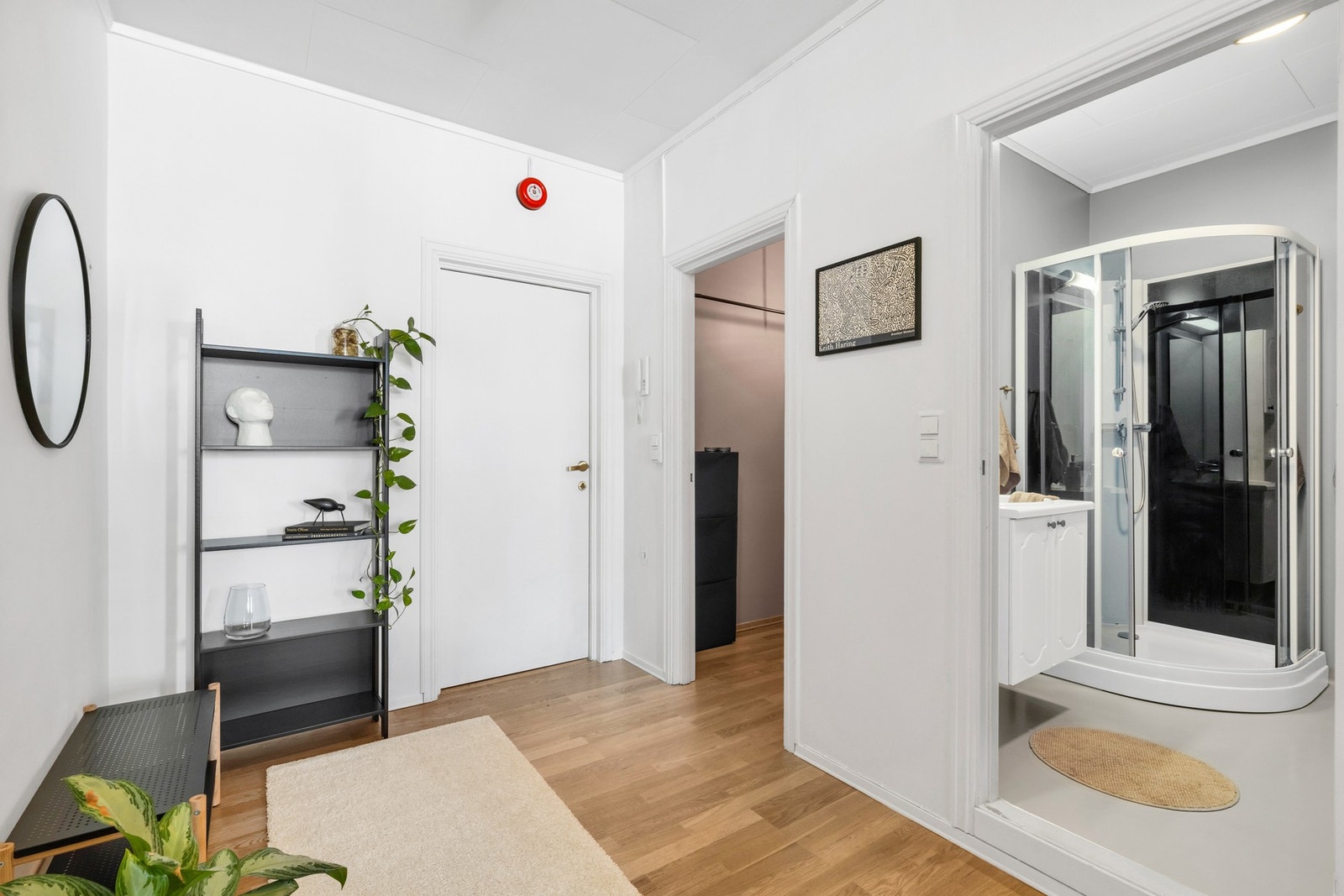 Boligen har elektrisk oppvarming. Borettslaget har også IN ordning på lånet. Galleribilde