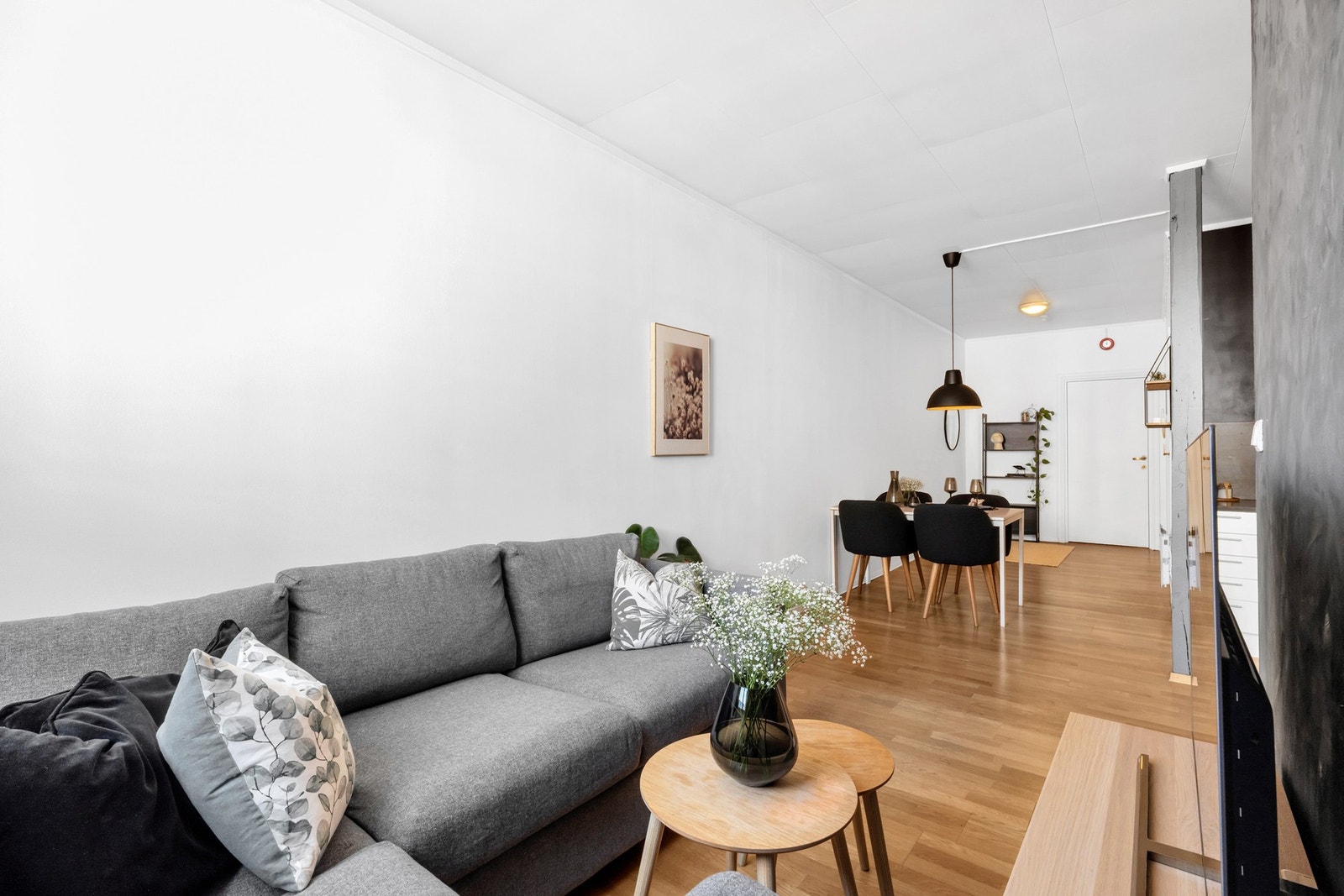Leiligheten ligger i byggets 3. etasje og er på 43 kvm BRA. Innbydende og stilren, og som er lett å innrede. Galleribilde