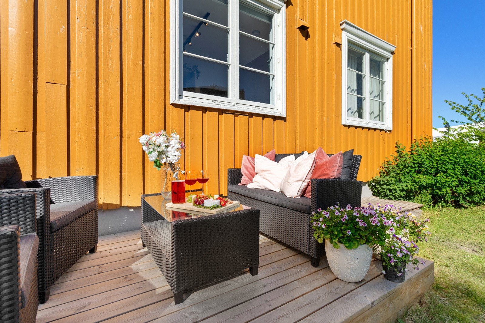 Herfra kan man nyte vakre sommerdager og nydelige omgivelser. Galleribilde