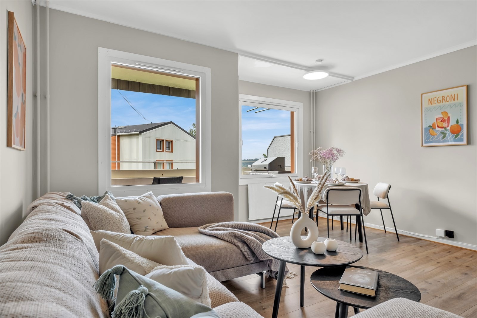 Vannbåren fjernvarme er inkludert i de månedlige felleskostnadene. Galleribilde