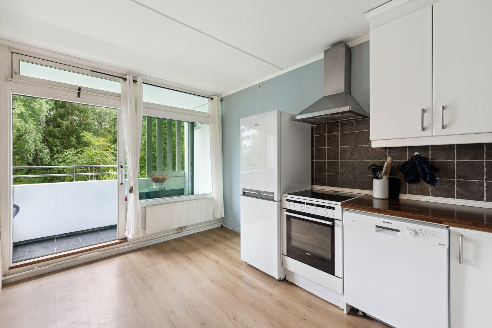 Vegghengt ventilator med kullfilter. Galleribilde