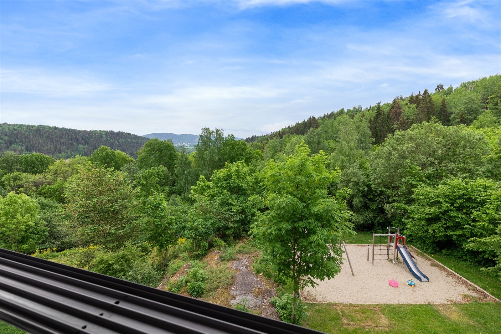 Utsikt fra balkong Galleribilde