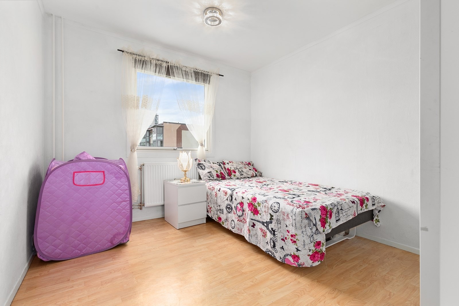 Soverom 2 er innredet som barnerom Galleribilde