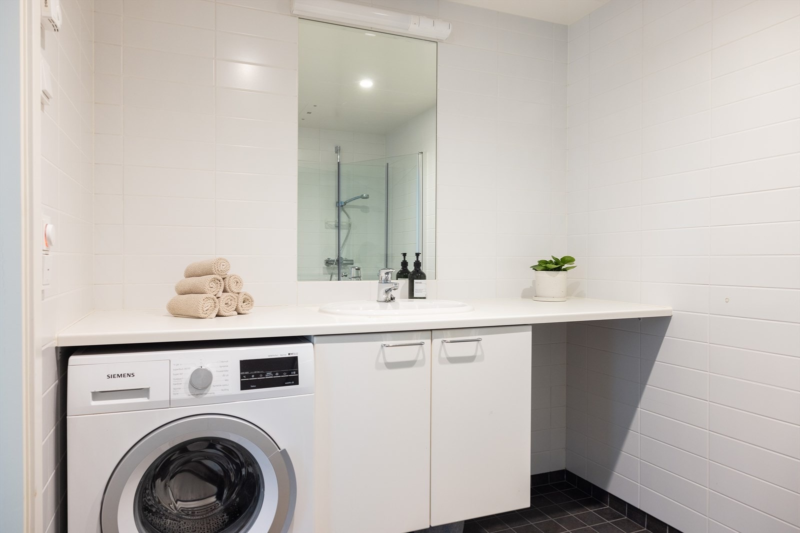 Opplegg for vaskemaskin. Galleribilde