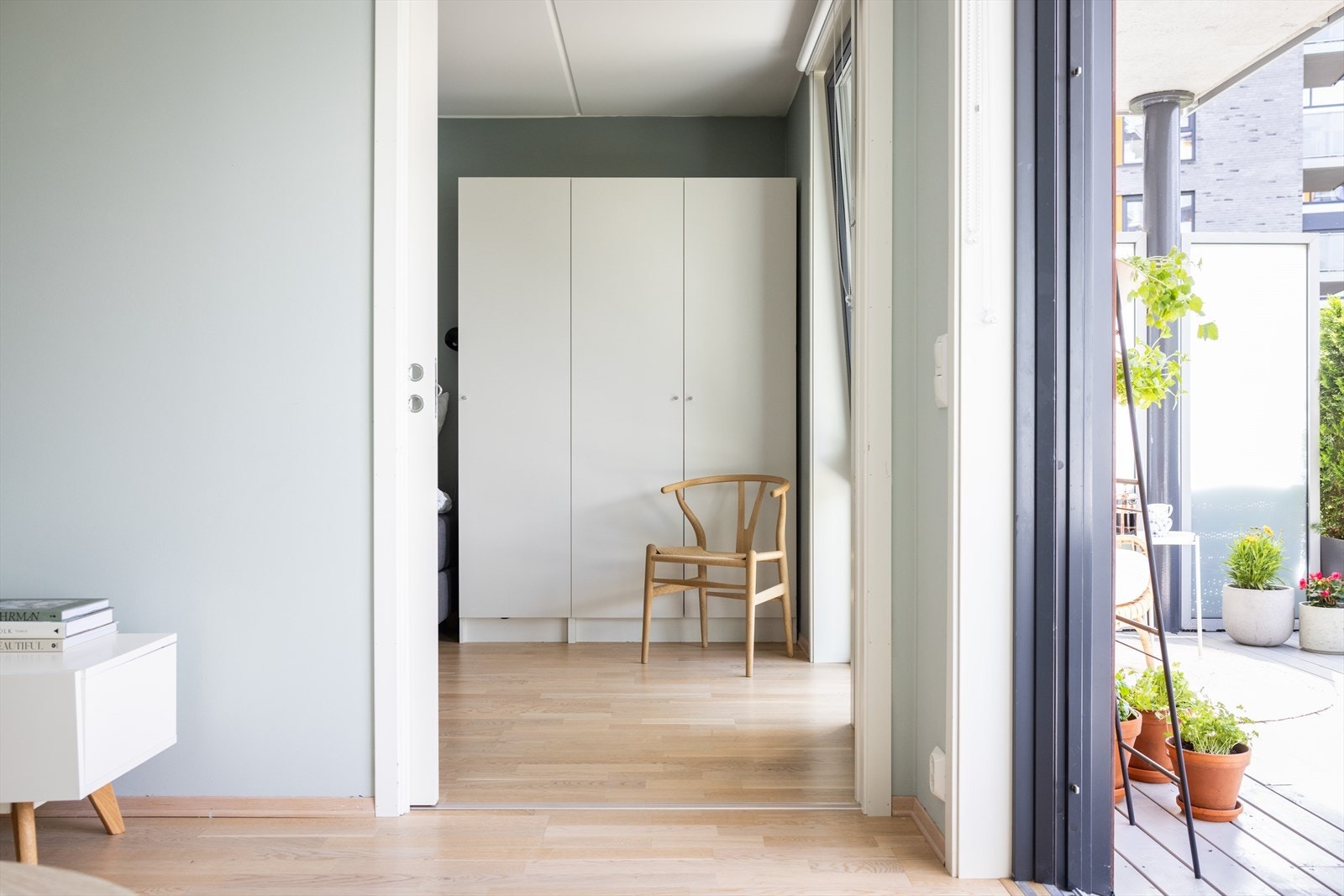 Inngang til soverommet fra stue. Galleribilde