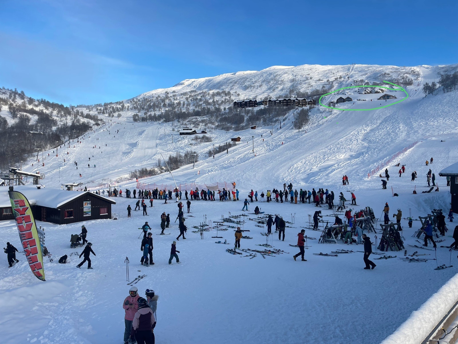 Alpinstemning i bunn av bakken Galleribilde