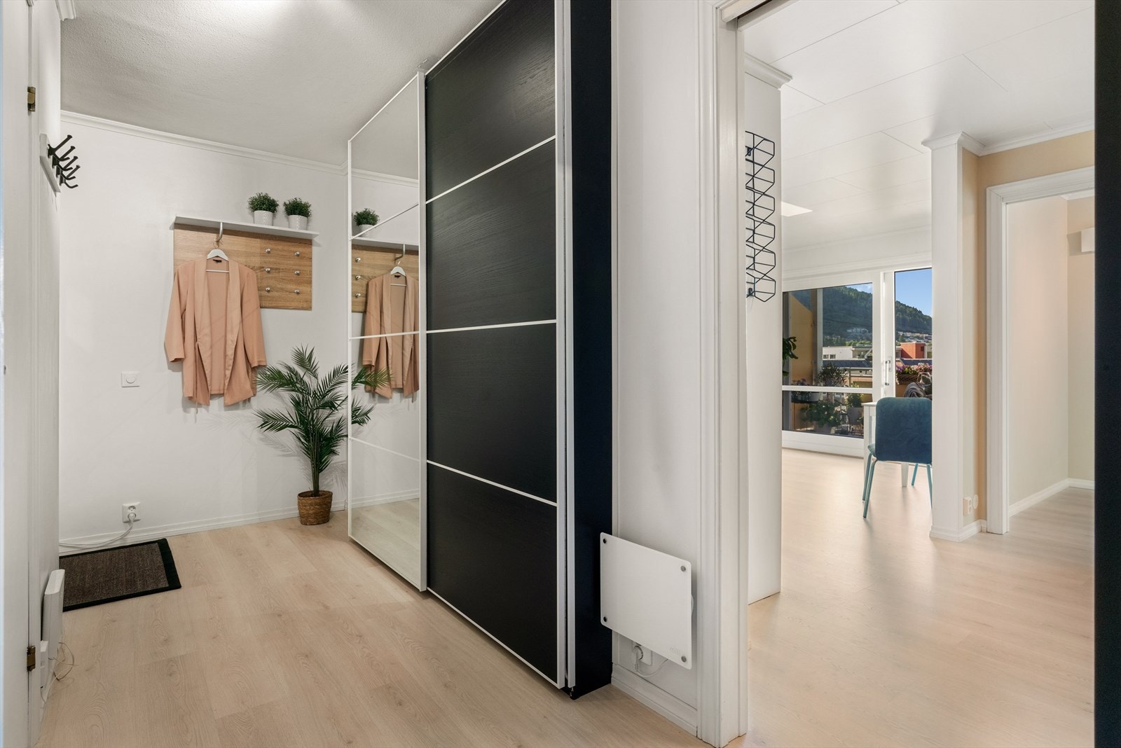 - Velkommen inn! Husk visningspåmelding - Galleribilde