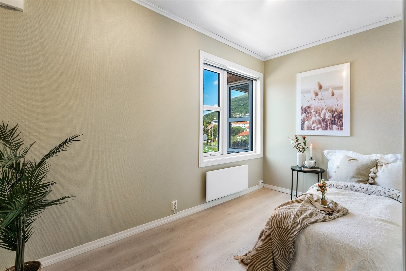 - Merk vegghengt ovn - Galleribilde