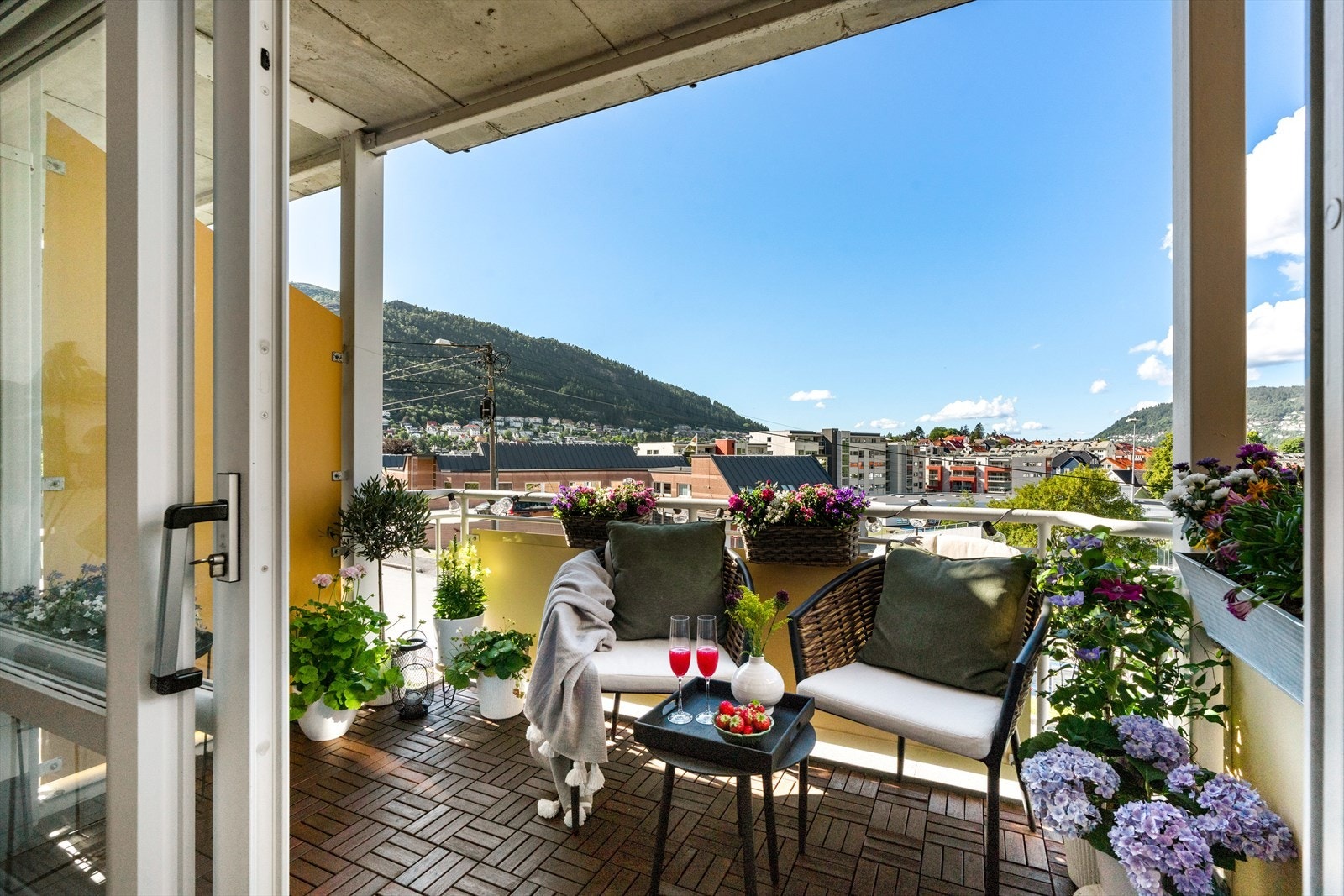 - Herlig balkong på 4,7 m² - Galleribilde