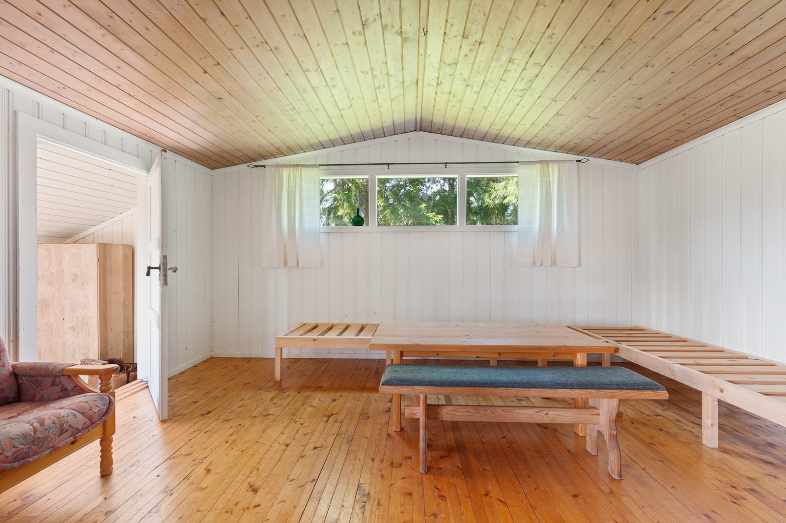 Det er også plass til flere sengeplasser på sofaen hvis det skulle være behov. Galleribilde