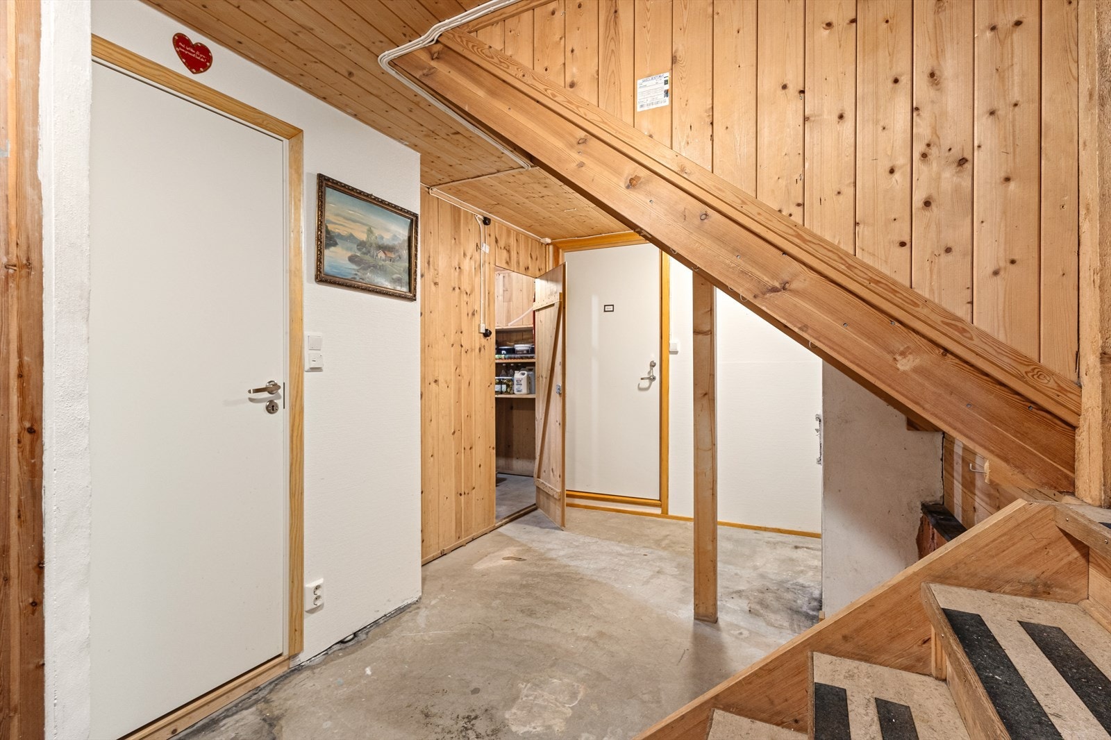 Egen bi-inngang i underetasjen Galleribilde