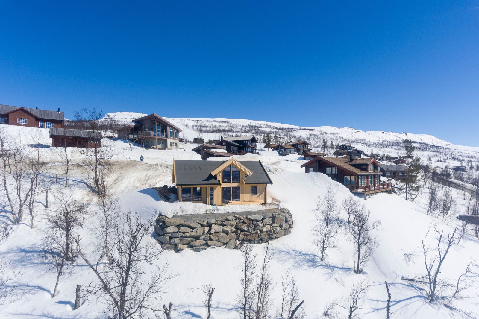 Tomta kan bebygges med inntil 200 kvm. Galleribilde