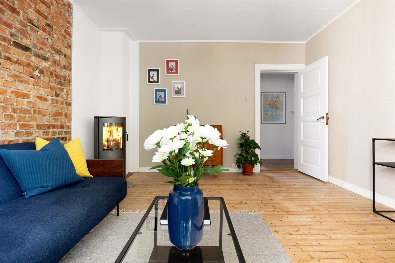Leiligheten disponerer to eksterne boder i kjeller og loft på ca. 9 m² og ca. 5 m² (gulvareal) Galleribilde