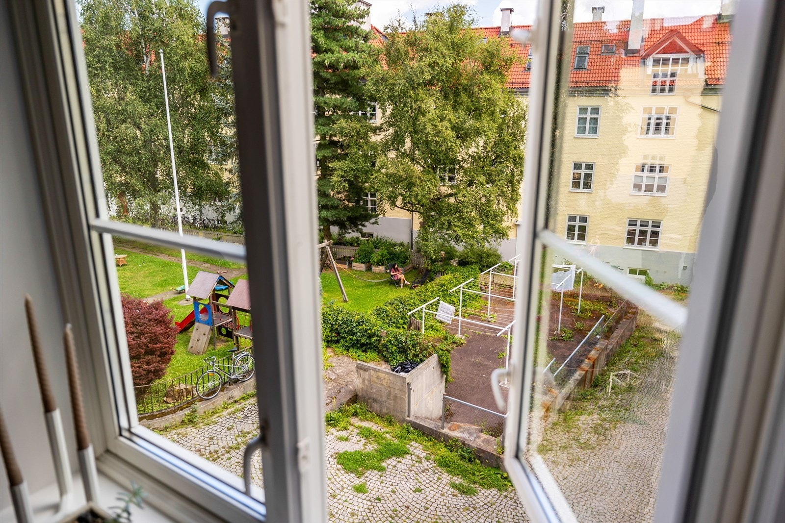 Utsikt fra vindu på kjøkkenet. Galleribilde