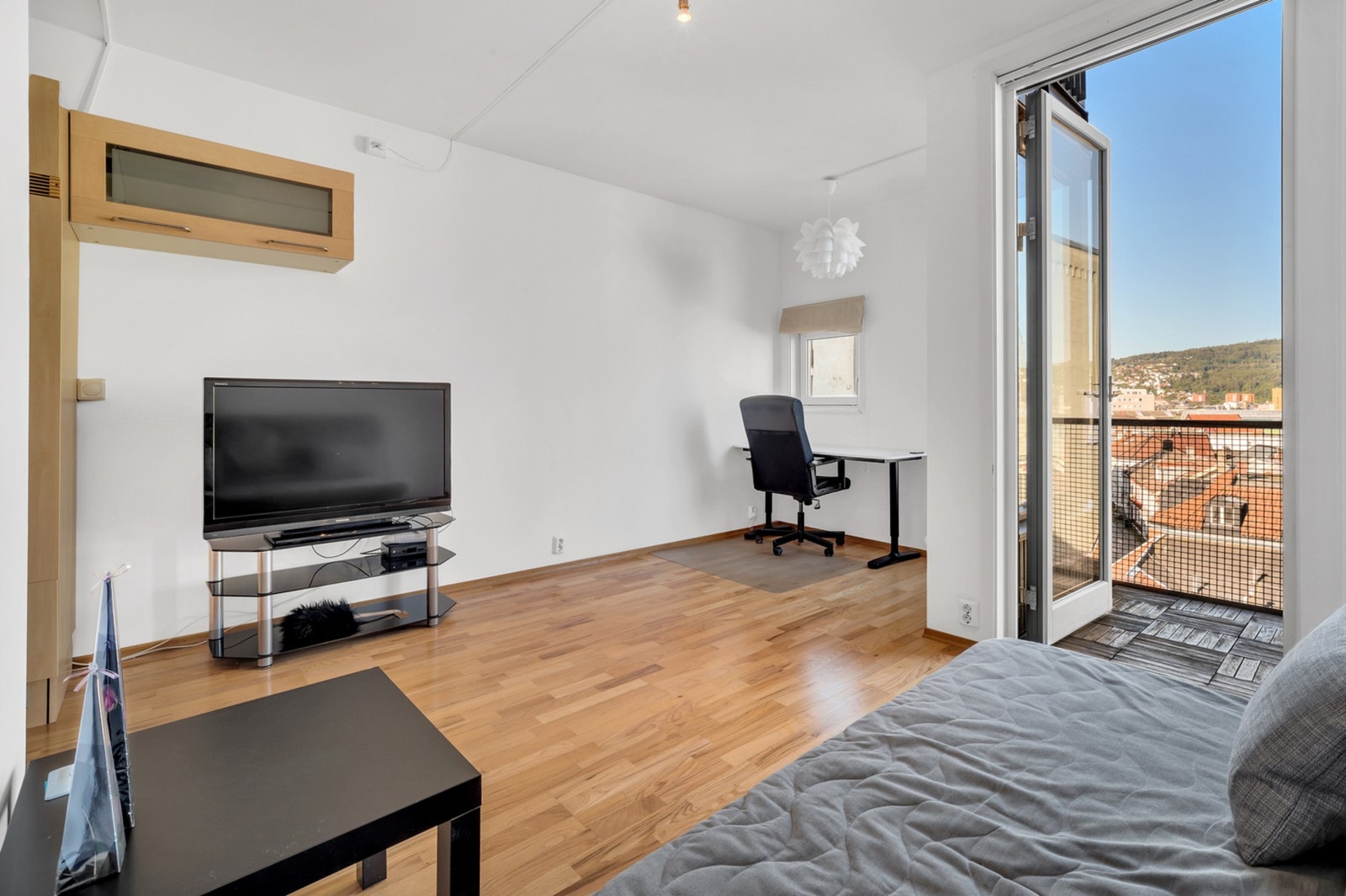 EiendomsMegler1 v/Marius Aune Olsen har gleden av å presentere Ørjaveita 2 - En innbydende 2-roms utsiktsleilighet med god beliggenhet i 5. etasje. Galleribilde