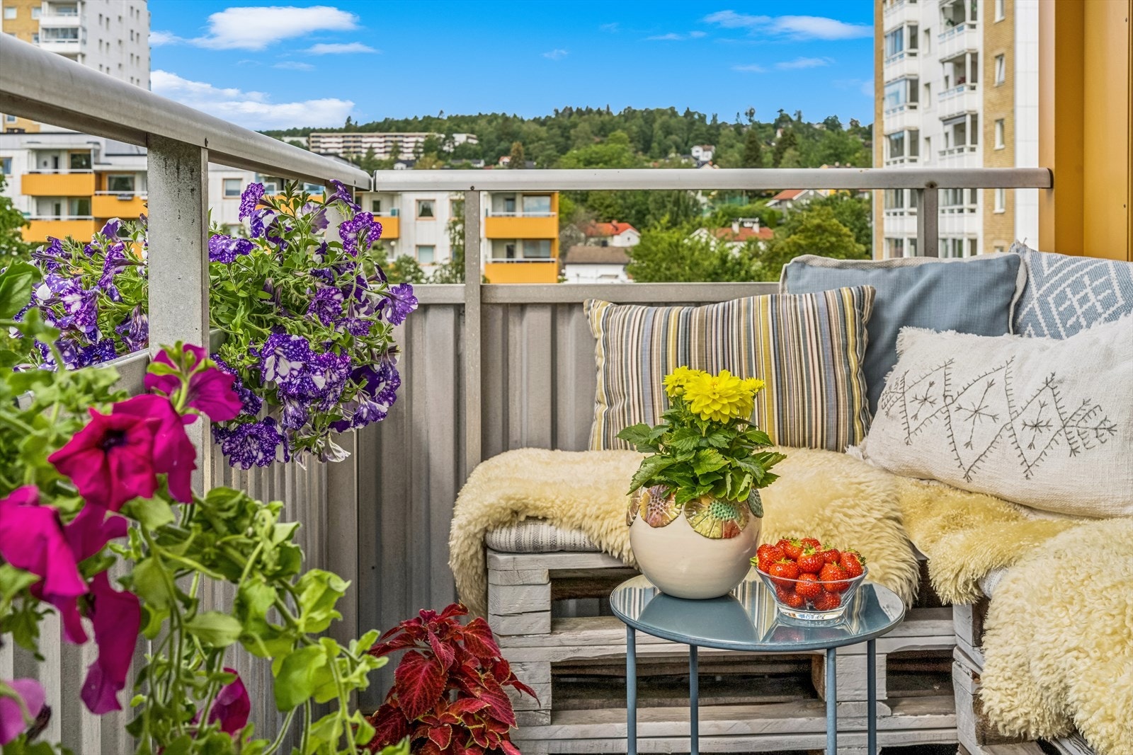 Lag din egen oase på balkongen og nyt både solrike dager og lune kvelder. Galleribilde
