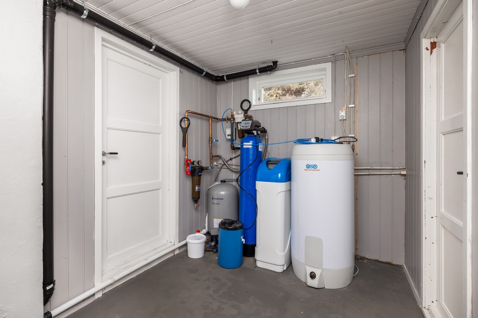 Varmtvannsbereder er plassert i kjeller. Galleribilde