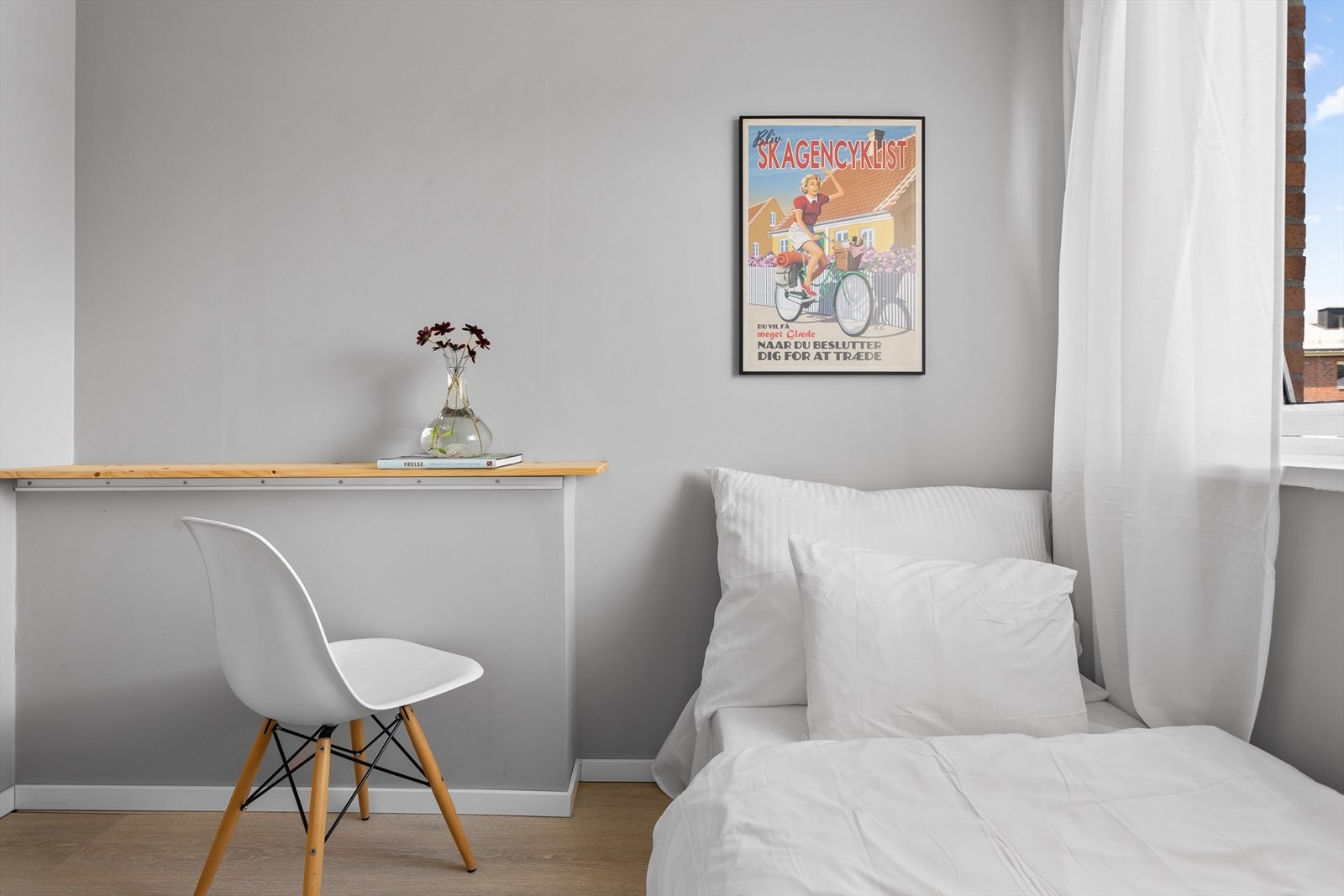 Her er det plass til seng og garderobeskap. Galleribilde