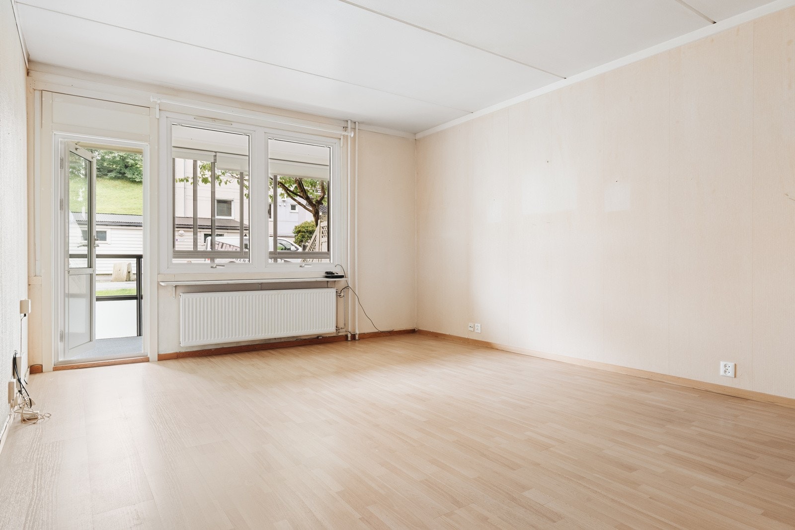 God plass til å innrede med sofagruppe og spisegruppe. Galleribilde