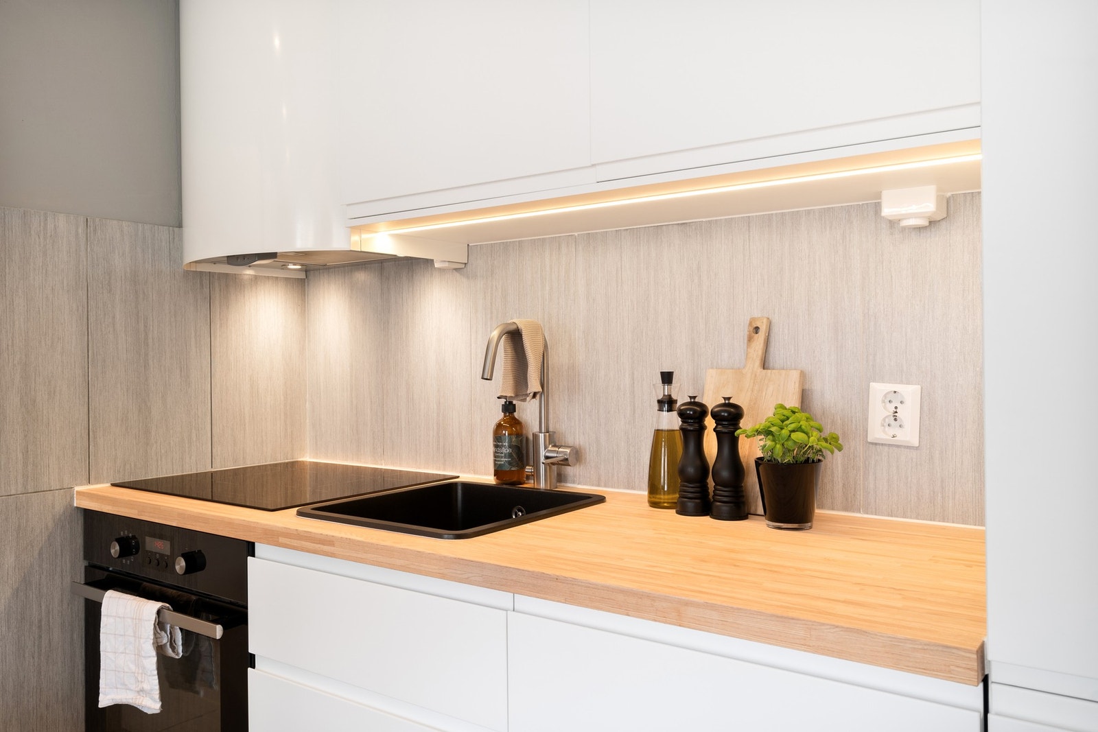 Leiligheten har en gjennomgående pen standard og en praktisk planløsning. Galleribilde