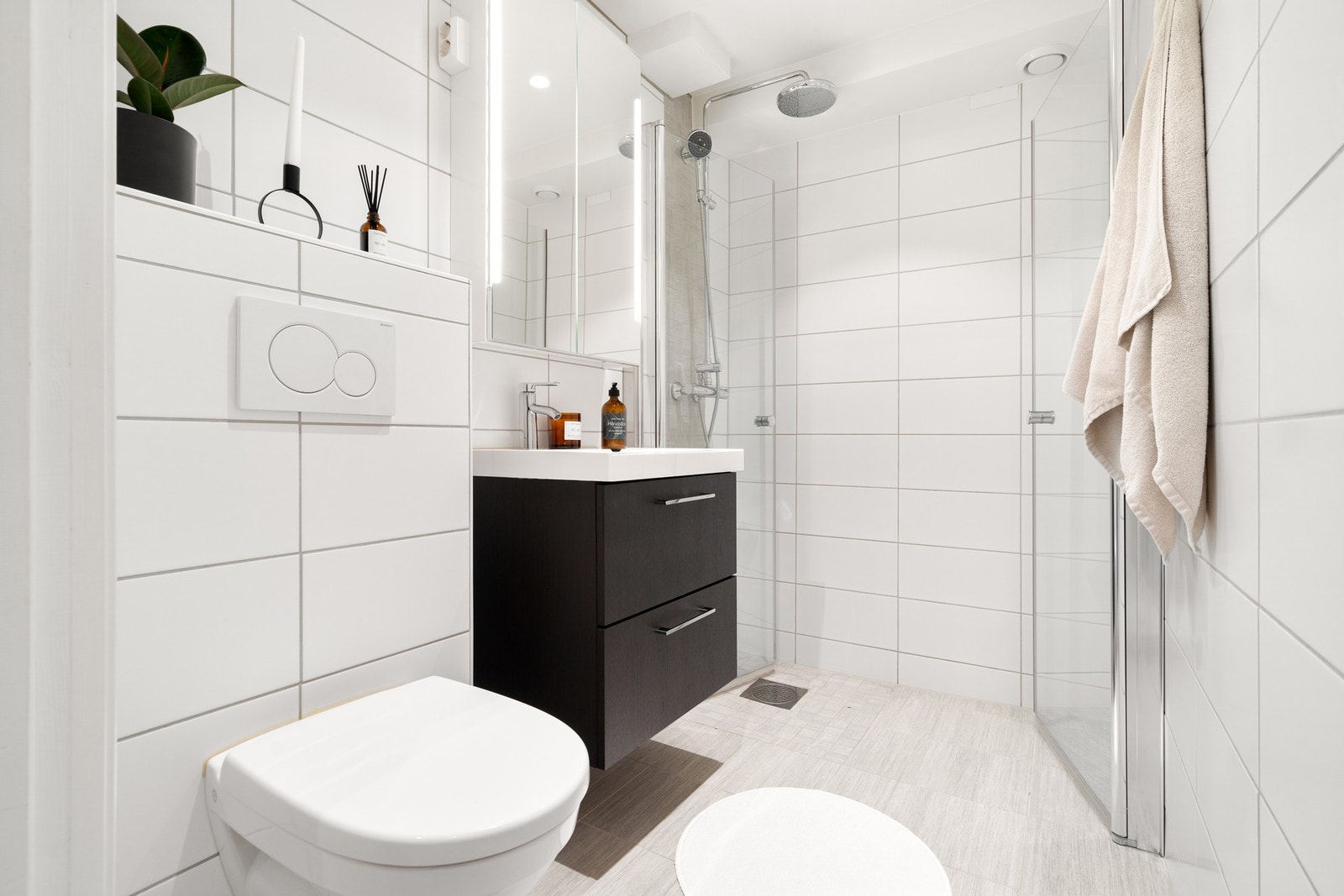 Nydelig og delikat bad fra 2014, badet er på 3.5 kvadratmeter. Galleribilde