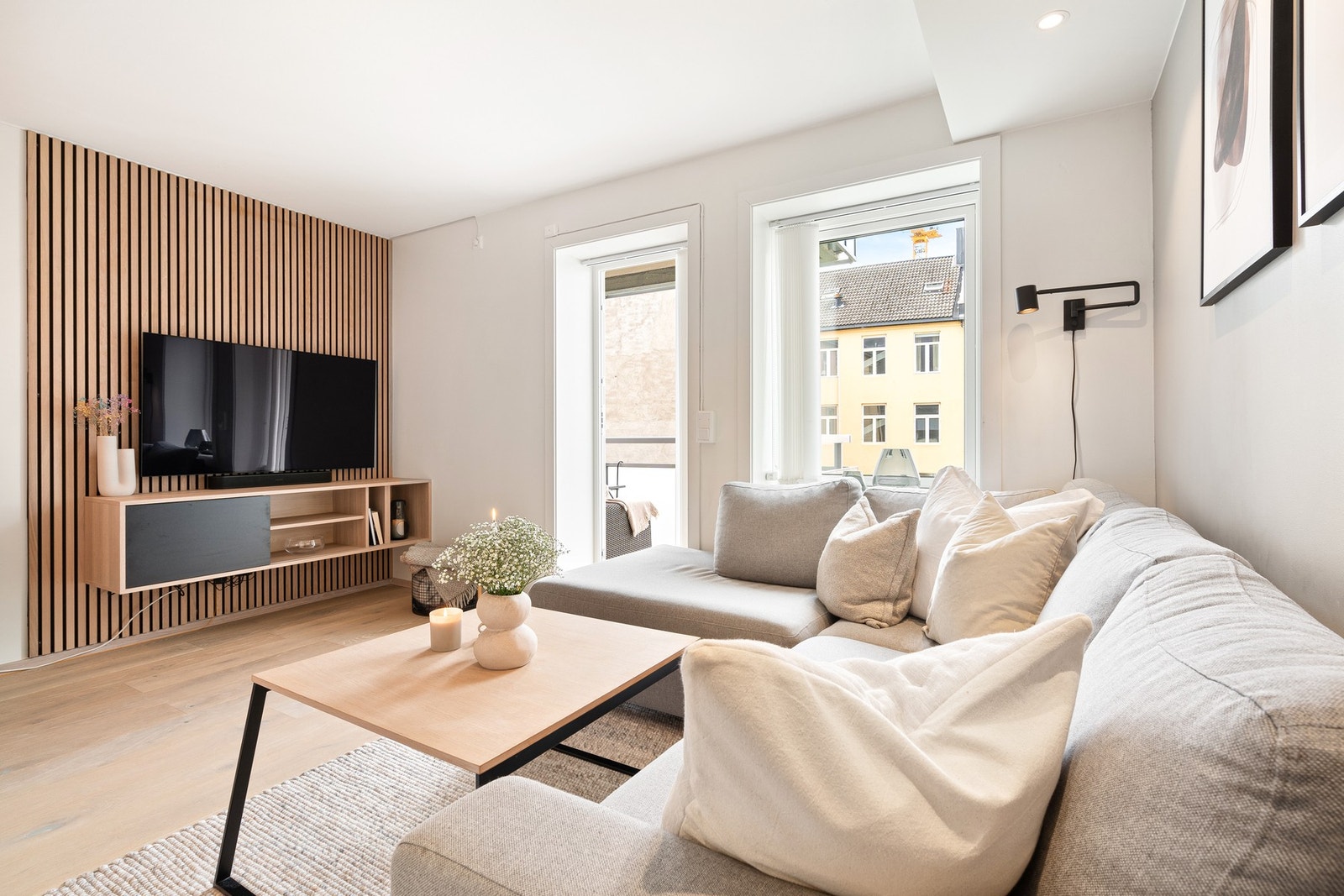 Leiligheten ligger i 2.etsje vendt mot en skjermet bakgård. Galleribilde