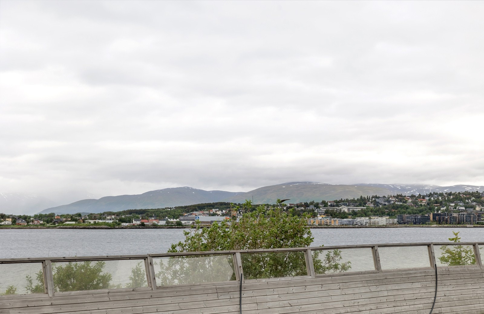 Utsikt mot sundet og Tromsøya Galleribilde