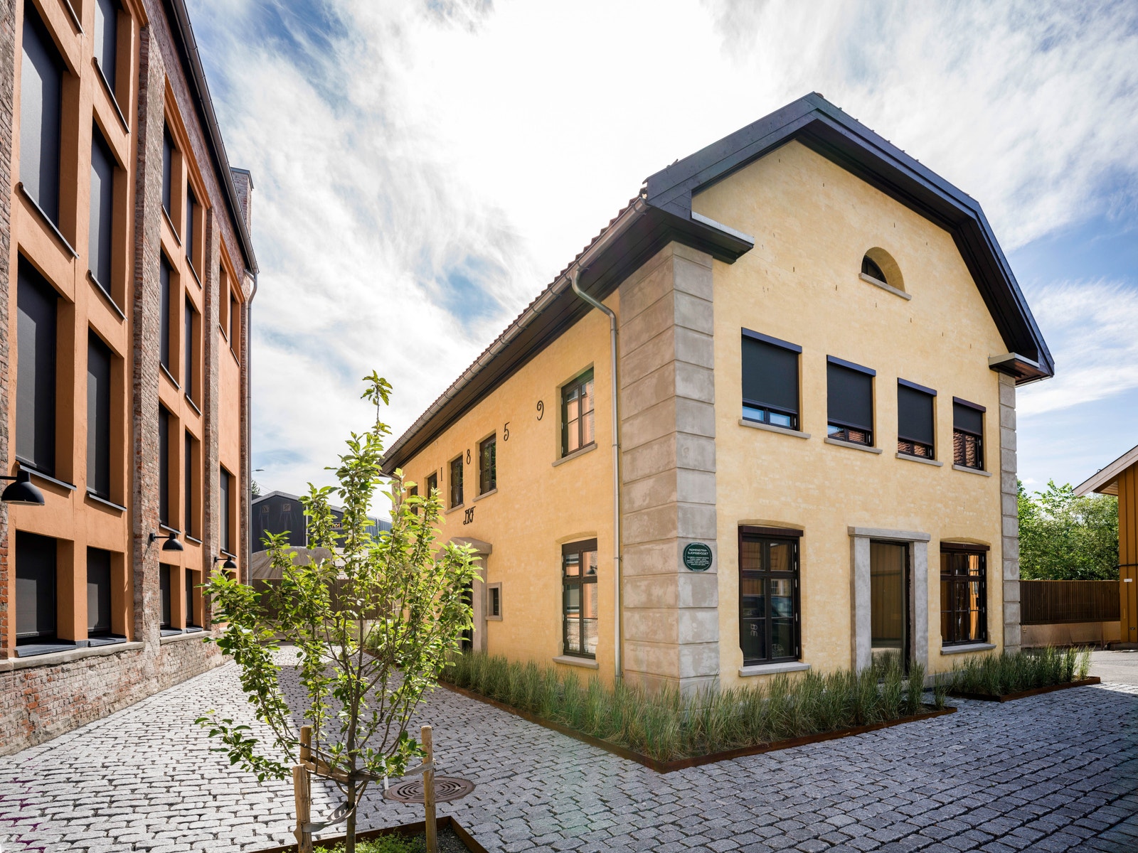 Velkommen til det sjarmerende Administrasjonsbygget i Lilleakerveien 2 F Galleribilde