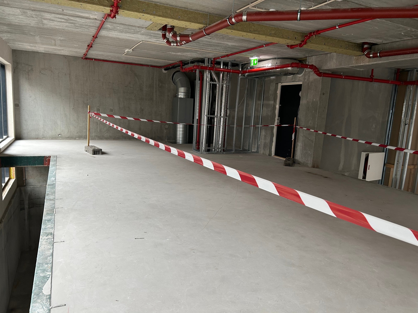 Messaninen har utgang til felles trappeoppgang og heis. Galleribilde