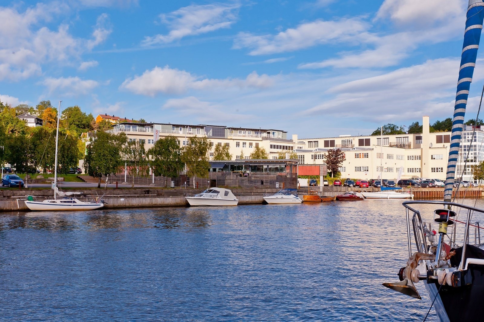 Idyllisk beliggenhet ved Vesterelven Galleribilde