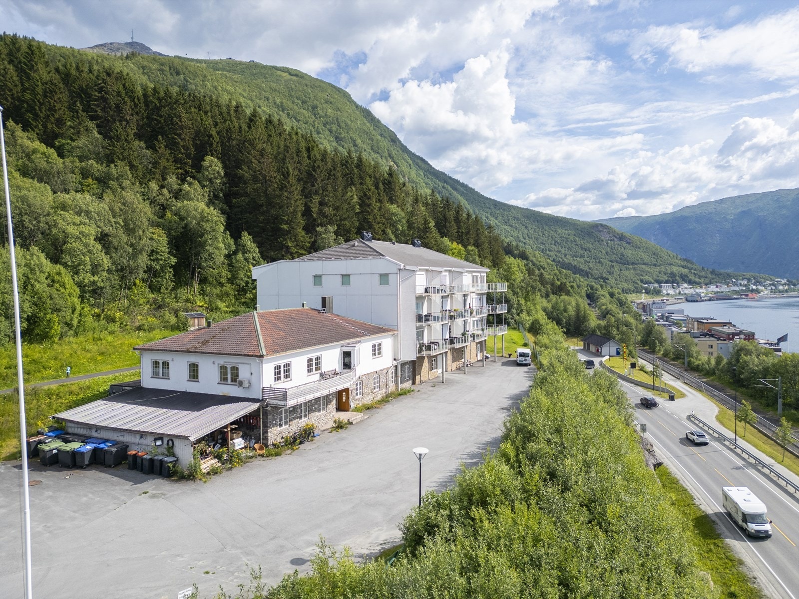 Stor tomt med utviklingsmuligheter Galleribilde