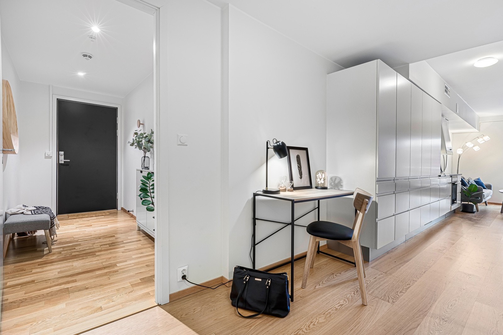 Plass til pult i gangen Galleribilde